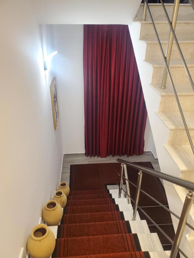 Bs Hotel Durrës Esterno foto