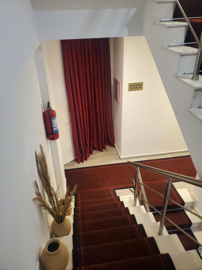 Bs Hotel Durrës Esterno foto