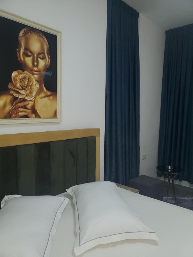 Bs Hotel Durrës Esterno foto