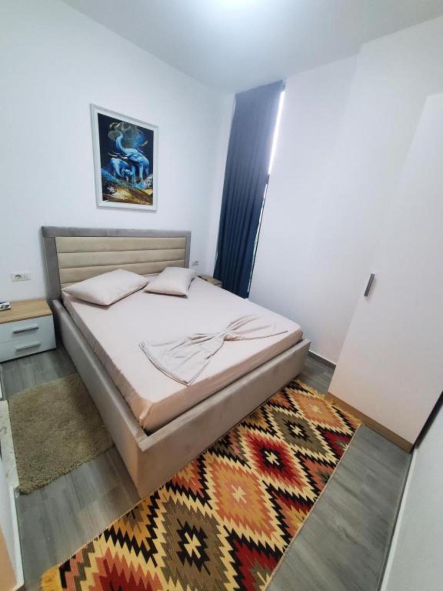 Bs Hotel Durrës Esterno foto